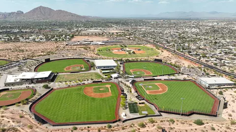 View/Area - 5114 E Monte Vista Rd, Phoenix, AZ 85008 photo 2 of 10
