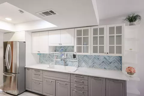 Kitchen - 5114 E Monte Vista Rd, Phoenix, AZ 85008 photo 2 of 5