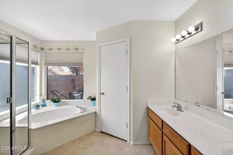 Bath - 1965 E Morrow Dr, Phoenix, AZ 85024 photo 1 of 7