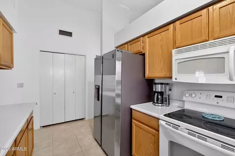 Kitchen - 1965 E Morrow Dr, Phoenix, AZ 85024 photo 5 of 8