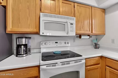 Kitchen - 1965 E Morrow Dr, Phoenix, AZ 85024 photo 7 of 8