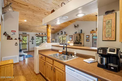 Kitchen - 2652 Lodge Loop, Overgaard, AZ 85933 photo 4 of 4
