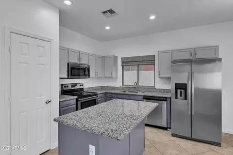 Kitchen - 1620 S 80th Dr, Phoenix, AZ 85043 photo 1 of 4