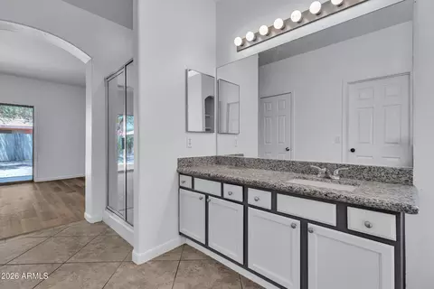 Bath - 1620 S 80th Dr, Phoenix, AZ 85043 photo 3 of 3