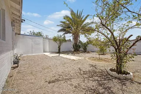 Exterior - 2827 W Cavalier Dr, Phoenix, AZ 85017 photo 5 of 8