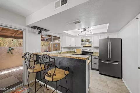 Kitchen - 3549 E Le Marche Ave, Phoenix, AZ 85032 photo 1 of 3