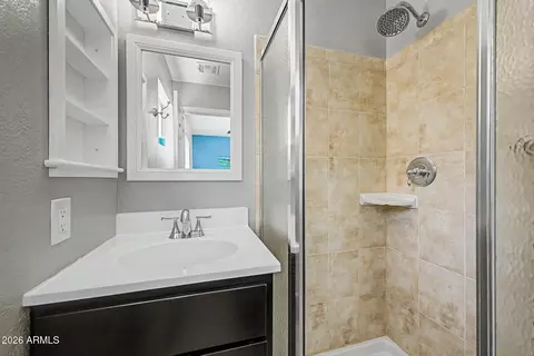 Bath - 3549 E Le Marche Ave, Phoenix, AZ 85032 photo 4 of 4