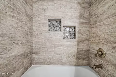 Bath - 3549 E Le Marche Ave, Phoenix, AZ 85032 photo 3 of 4