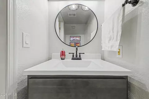 Bath - 3549 E Le Marche Ave, Phoenix, AZ 85032 photo 1 of 4