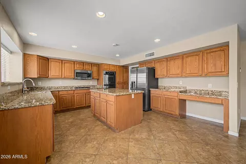 Kitchen - 1236 E Palo Verde St, Gilbert, AZ 85296 photo 3 of 4