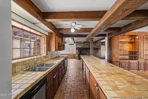 Kitchen - 1739 E Luke Ave, Phoenix, AZ 85016 photo 4 of 4