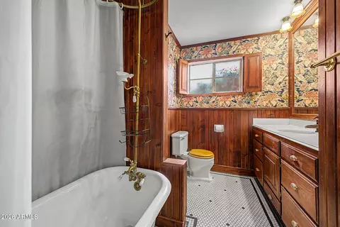 Bath - 1739 E Luke Ave, Phoenix, AZ 85016 photo 1 of 1
