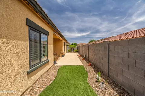 Exterior - 2191 E 25th Ave, Apache Junction, AZ 85119 photo 5 of 13