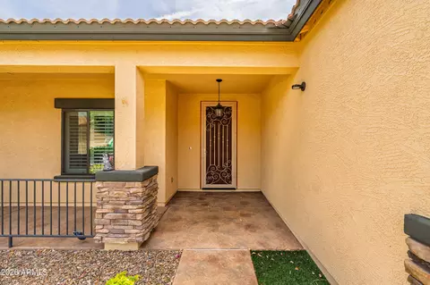 Exterior - 2191 E 25th Ave, Apache Junction, AZ 85119 photo 4 of 13