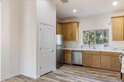 Kitchen - 2273 Constellation Cir, Overgaard, AZ 85933 photo 2 of 2
