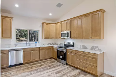 Kitchen - 2273 Constellation Cir, Overgaard, AZ 85933 photo 1 of 2