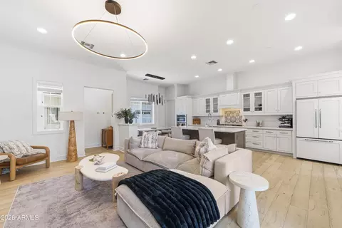 4017 N 40th St #1, Phoenix, AZ 85018
