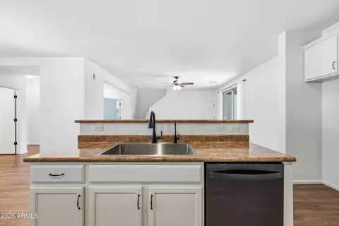 Kitchen - 4075 E Nunneley Rd, Gilbert, AZ 85296 photo 1 of 3