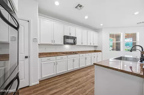 Kitchen - 4075 E Nunneley Rd, Gilbert, AZ 85296 photo 3 of 3