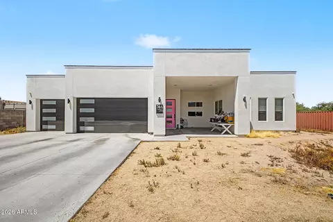 744 E Desert Ln, Phoenix, AZ 85042