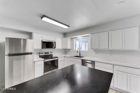 Kitchen - 4754 N 39th Ave, Phoenix, AZ 85019 photo 2 of 3