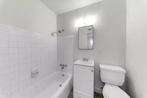 Bath - 4754 N 39th Ave, Phoenix, AZ 85019 photo 2 of 2