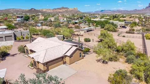 View/Area - 931 Echo Cir, Apache Junction, AZ 85119 photo 5 of 8