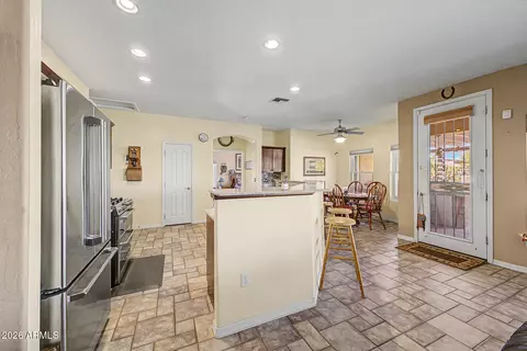 Kitchen - 931 Echo Cir, Apache Junction, AZ 85119 photo 6 of 6