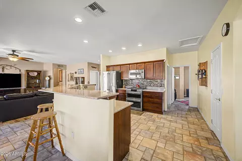 Kitchen - 931 Echo Cir, Apache Junction, AZ 85119 photo 1 of 6