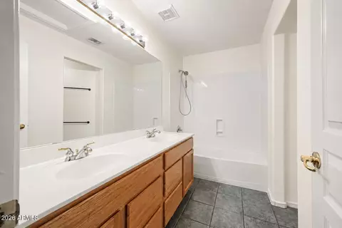 Bath - 1728 E Samuel Dr, Phoenix, AZ 85024 photo 1 of 1