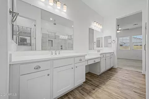 Bath - 2110 E Oriole Dr, Gilbert, AZ 85297 photo 2 of 4