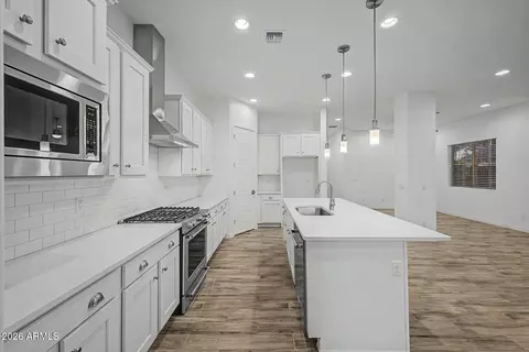 Kitchen - 2110 E Oriole Dr, Gilbert, AZ 85297 photo 2 of 3