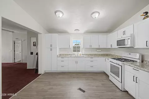 Kitchen - 1863 S Vaquero Rd, Apache Junction, AZ 85119 photo 3 of 3