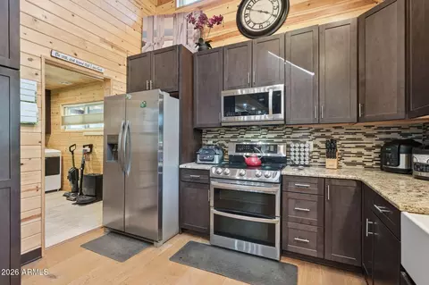 Kitchen - 2060 Gilbert Ln, Overgaard, AZ 85933 photo 4 of 6
