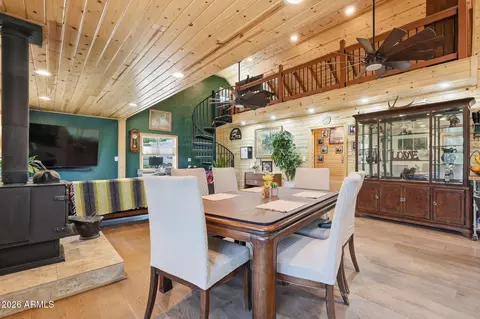 Dining - 2060 Gilbert Ln, Overgaard, AZ 85933 photo 4 of 5