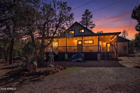 Exterior - 2060 Gilbert Ln, Overgaard, AZ 85933 photo 18 of 20