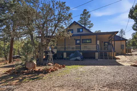 Exterior - 2060 Gilbert Ln, Overgaard, AZ 85933 photo 4 of 20