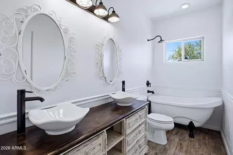 Bath - 40724 N Central Ave, Phoenix, AZ 85086 photo 3 of 3