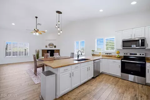 Kitchen - 40724 N Central Ave, Phoenix, AZ 85086 photo 1 of 1