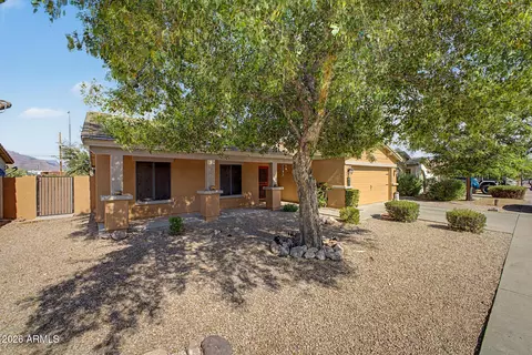 Exterior - 2677 S Conestoga Rd, Apache Junction, AZ 85119 photo 2 of 10
