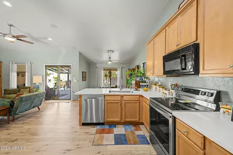 Kitchen - 2677 S Conestoga Rd, Apache Junction, AZ 85119 photo 3 of 4