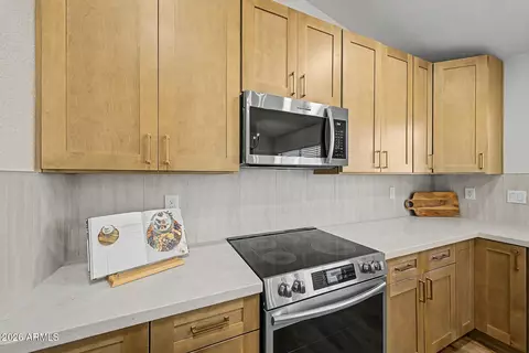 Kitchen - 7847 E Osage Ave, Mesa, AZ 85212 photo 3 of 4