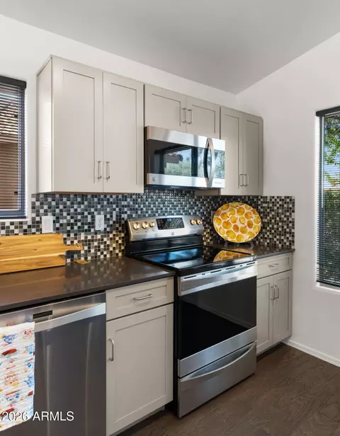 Kitchen - 2240 E Ruby Ln, Phoenix, AZ 85024 photo 3 of 5