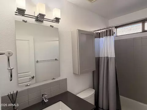 Bath - 2240 E Ruby Ln, Phoenix, AZ 85024 photo 3 of 4