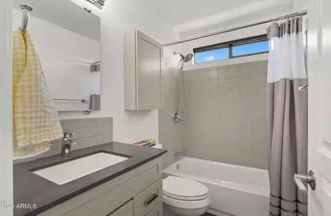 Bath - 2240 E Ruby Ln, Phoenix, AZ 85024 photo 1 of 5
