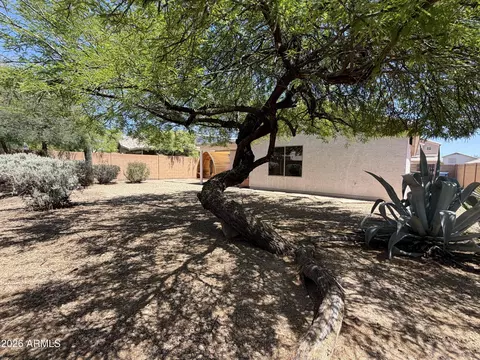 Exterior - 2240 E Ruby Ln, Phoenix, AZ 85024 photo 2 of 6