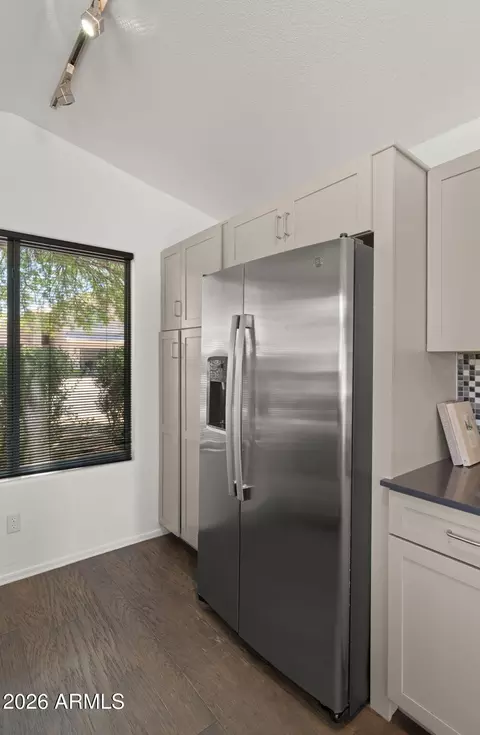Kitchen - 2240 E Ruby Ln, Phoenix, AZ 85024 photo 4 of 5