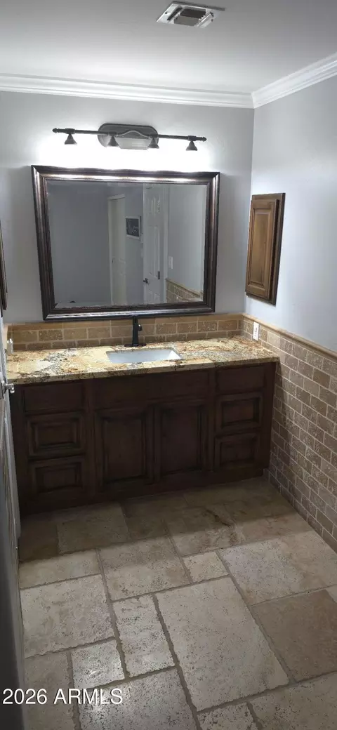 Bath - 1860 E Dunbar Dr, Tempe, AZ 85282 photo 4 of 5