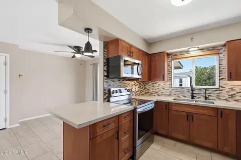 Kitchen - 5446 E Dallas St, Mesa, AZ 85205 photo 3 of 5