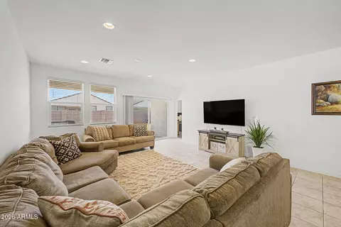 Living - 3229 W Shanley Ave, Apache Junction, AZ 85120 photo 1 of 1